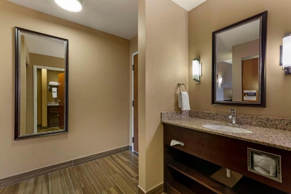 Best Western Plus Miami Executive Airport Hotel & Suites image 30